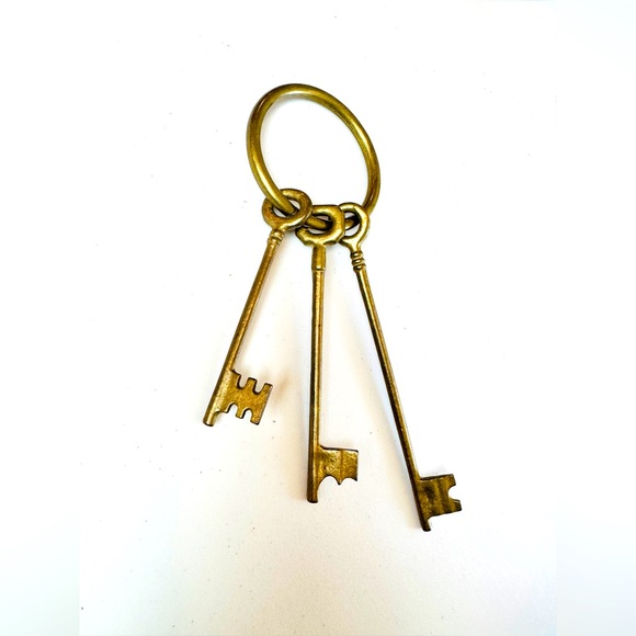 Other - Vintage Brass Skeleton Keys on Ring - Retro Home Decor
